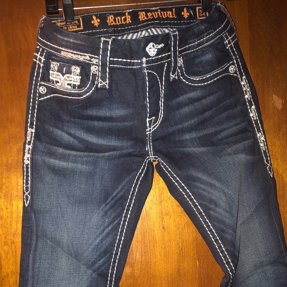 Rock revival buckle skinny leg blue jeans
